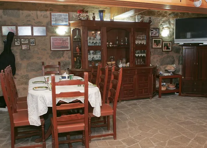 Horta Do Ze Miguel 몬시크