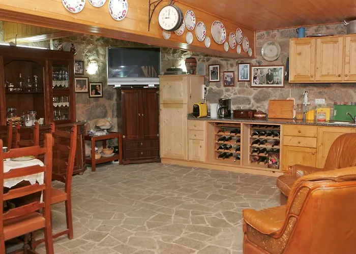 Horta Do Ze Miguel 몬시크